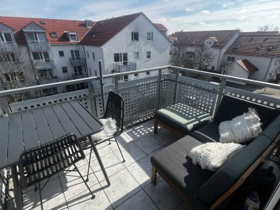 Gut geschnittene 2-Zimmer-Dachgeschosswohnung mit Balkon