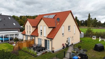 ***MODERNE DOPPELHAUSHÄLFTE IN SEEVETAL-LINDHORST ZU VERKAUFEN***