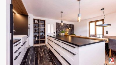 K3- St. Georgen bei Salzburg - Modernisiertes Einfamilienhaus mit Pool – ideal für Großfamilien!!!