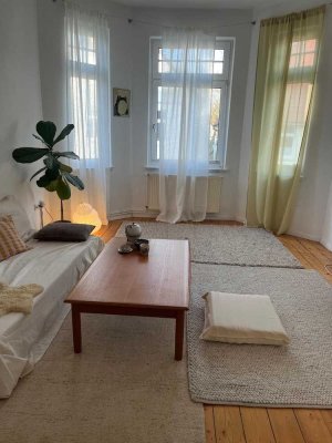 Helle 2-Zimmer-Altbauwohnung