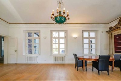 Herrschaftliche Stadtvilla mit Historie in der Kaiserswerther Altstadt zum Wohnen und Arbeiten