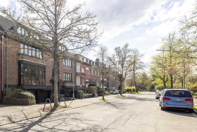 Außergewöhnliche Wohnung mit Haus-im-Haus-Charakter inkl. Büroeinheit am Neusser Stadtgarten