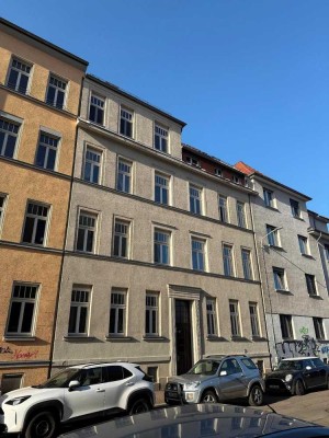 Schöne 2-Zimmer-Wohnung mit Tageslichtbad und kleinem Balkon