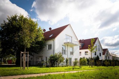 Exklusive Doppelhaushälfte in Olching – Luxuriös, energieeffizient & ideal für Familien!