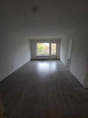 Exklusive 2,5-Zimmer-Wohnung mit Balkon und Einbauküche in Hamburg-Schiffbeck