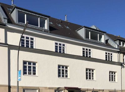 Schöner Wohnen in Bayenthal, herrliche 3-Zimmer-Dachgeschosswohnung mit Aussicht