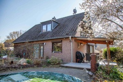 Modernisiertes Einfamilienhaus mit Garage in idyllischer Lage von Remscheid