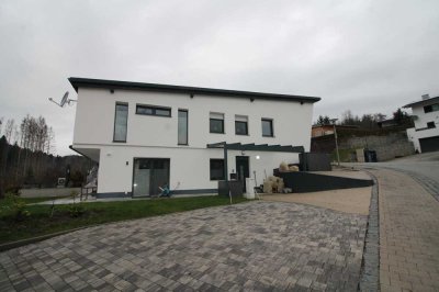 Hell – Offen – Neuwertig 
Gemeinde Tiefenbach Luxus-Doppelhaushälfte mit Top-Energiewert in Traumla