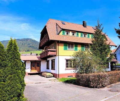 Charmantes 2-Familienhaus auf großem Grundstück mit enormer Ausbaureserve in ehemaliger Werkstatt
