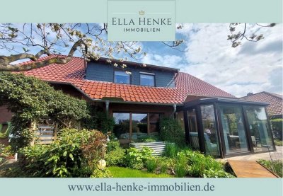 Wunderschönes, sehr gepflegtes Einfamilienhaus mit Traumgarten!