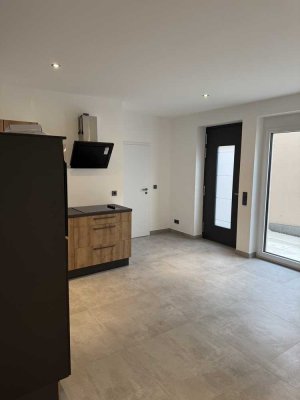 Stilvolle 1,5-Zimmer-Souterrain-Wohnung mit geh. Innenausstattung, Terrasse und EBK in Herrenberg