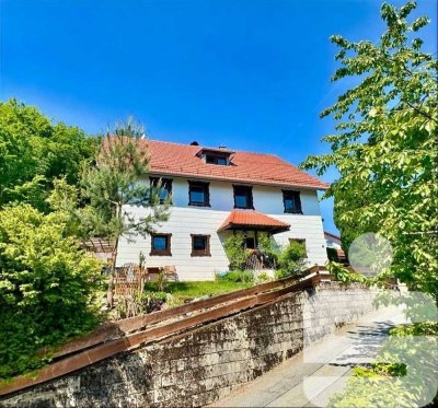 Gepflegte Dachgeschosswohnung mit Charme – 2,5 Zimmer in Saldenburg/ Nähe Tittling!