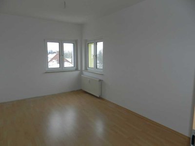 Großzschocher I freundliche 2-Zimmer-Wohnung I Laminat I Tageslichtbad mit Wanne