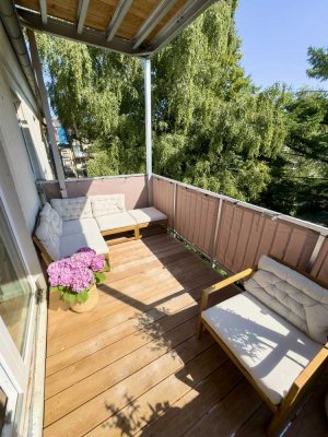 Sanierte Wohnung mit 3 Zimmern 2 Balkone + Garage in Aachen (WG geeignet)