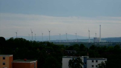Gepflegte 4-Raum-Wohnung mit großem Balkon und Einbauküche / Waldrandlage und Brockenblick