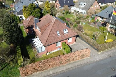Großzügiges Zweifamilienhaus in Cuxhaven - Wohnen mit finanzieller Entlastung