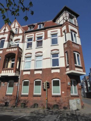Zentrumsnah sonnige 3-Zi.-Whg in stilvoll renoviertem Altbau in NMS
