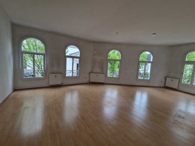 Charmante Altbauwohnung in der Altstadt mit Blick auf die Kirche