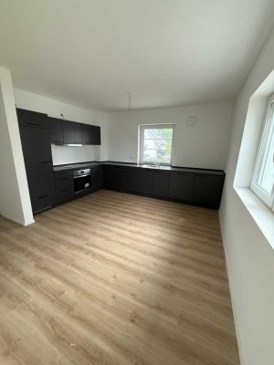 Traumhafte 4-Zimmer-Wohnung mit großem Garten und Burgblick – Wohnen mit Aussicht!