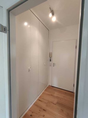 Hochwertig kernsanierte 2-Zimmer-Wohnung mit Balkon & TG in Düsseldorf-Lierenfeld