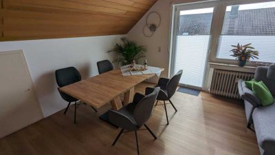 Zur Vermietung steht eine gemütliche 3 Zimmer DG Wohnung.