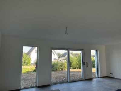 Erstbezug: Moderne Neubau-Doppelhaushälfte in Euskirchen-Flamersheim zur Miete