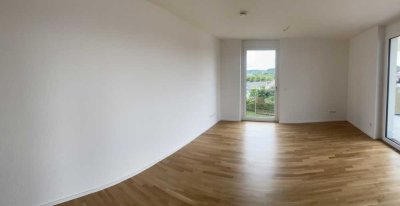 Erstbezug mit Balkon und Einbauküche: Stilvolle 2-Raum-Wohnung mit geh. Innenausstattung