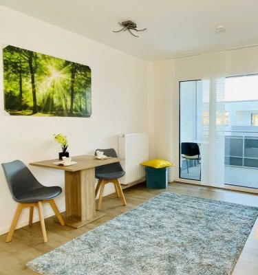 Neuwertige Wohnung, komplett ausgestattet und möbliert
