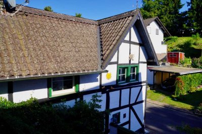 "Charaktervolles Haus in Wachtberg-Pech - geprägt vom Geist des Europa Journalisten Jürgen Wahl"