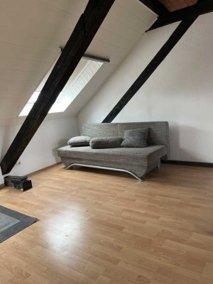 Schöne Dachgeschosswohnung in Linnich Zentrum / Top floor apartment in the center of Linnich