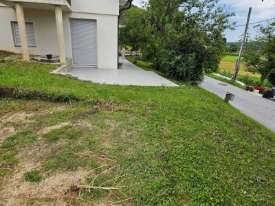 Erdgeschoss 3 Zimmer Wohnung mit 100 m² großem Garten!