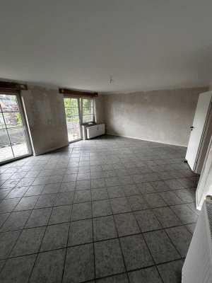 Erstbezug nach Sanierung mit Balkon: Schöne 2-Raum-Wohnung in Bergheim