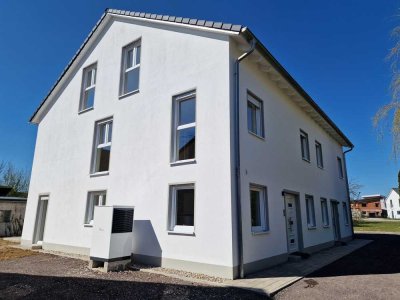 Sonnige Neubau Doppelhaushälfte in Altenmünster