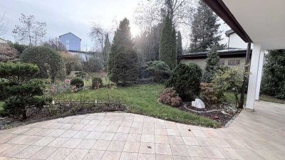 Großzügige 4 Zimmer-Erdgeschosswohnung mit traumhaftem Garten in Toplage!