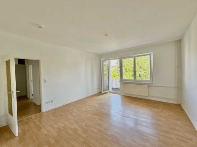 RENOVIERT - IDYLLISCH AM GUTSHOF-/SCHLOSSPARK BRITZ: BALKON - MIT STELLPLATZ !