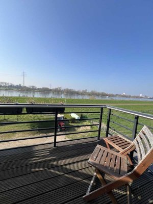 Rheinblick am Stadtrand Duisburg/Düsseldorf! Moderne 3-Zimmer-Maisonette mit Balkon & Einbauküche