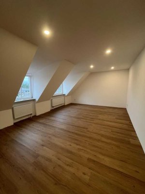 Neu Sanierte 3,5 Zimmerwohnung in Eichenau zu vermieten