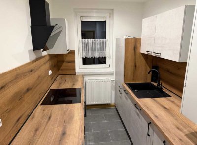Exklusive und teilmöblierte Wohnung / Apartment in Halle-Süd + EBK + Balkon + TOP