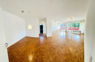 Renovierte helle 3-1/2 Zimmer-Wohnung mit Balkon und Küche in zentraler Lage von Essen-Borbeck