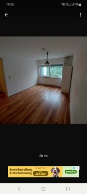 Exklusive, vollständig renovierte 2-Raum-Wohnung mit Balkon und Einbauküche in Mainz