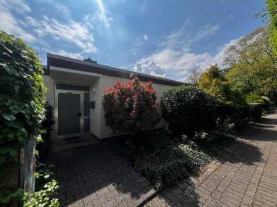 KL - Nord, Reihenmittelhaus mit 6 ZKB, EBK, 2 Bäder, Terrasse, Garage