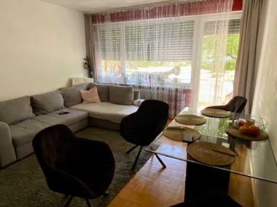 Stilvolle, gepflegte 1-Zimmer-Erdgeschosswohnung mit Balkon in Germering