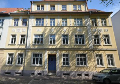 schöne 4-Raum-Wohnung mit großer verglaster Loggia*balkonähnlich