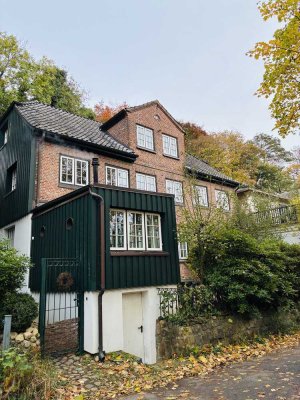 Exklusive 3,5-Zimmer Wohnung in Nienstedten mit unmittelbarer Elb- und Parknähe