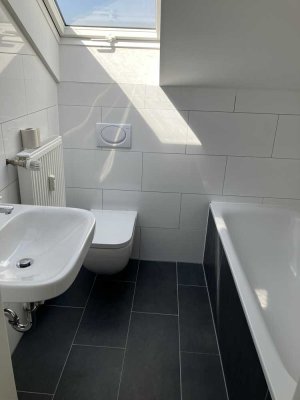 Helle 1,5 Zimmer-Dachgeschosswohnung