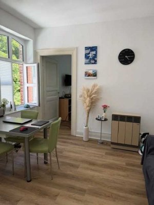 2-Zimmer-Altbauwohnung am Lousberg zu vermieten!