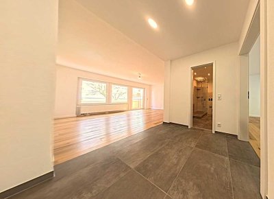 ERSTBEZUG NACH SANIERUNG: Außergewöhnlich schöne 2-Zimmer-Wohnung mit Balkon, zentral und ruhig