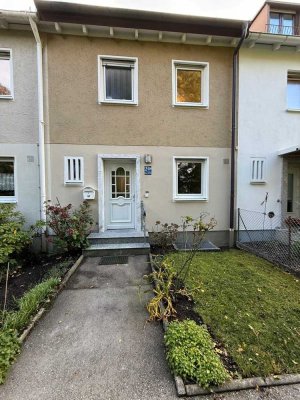 Modernisiertes Reihenhaus mit Terrasse & Garten in begehrter Lage von Obermenzing – Garage inklusive