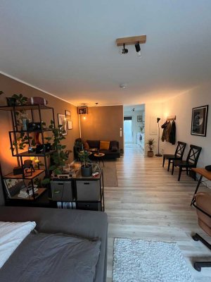 Neuwertige 1 Zimmer Wohnung 38m2 mit Fußbodenheizung, Vinyl Boden und bodenebener Dusche top Lage