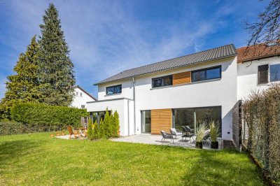 Puristisch-elegantes Haus in nachhaltiger Bauweise mit großem Südgarten